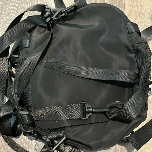 Menghuo Backpack - Picture 2 of 3